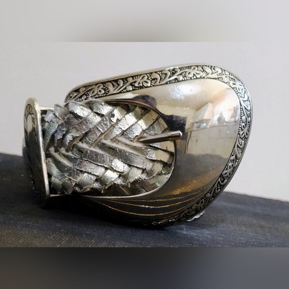 Lady Captiva sizeS Genuine Braded Leather In Silver w/ Silver Buckle Embossed - Picture 10 of 10